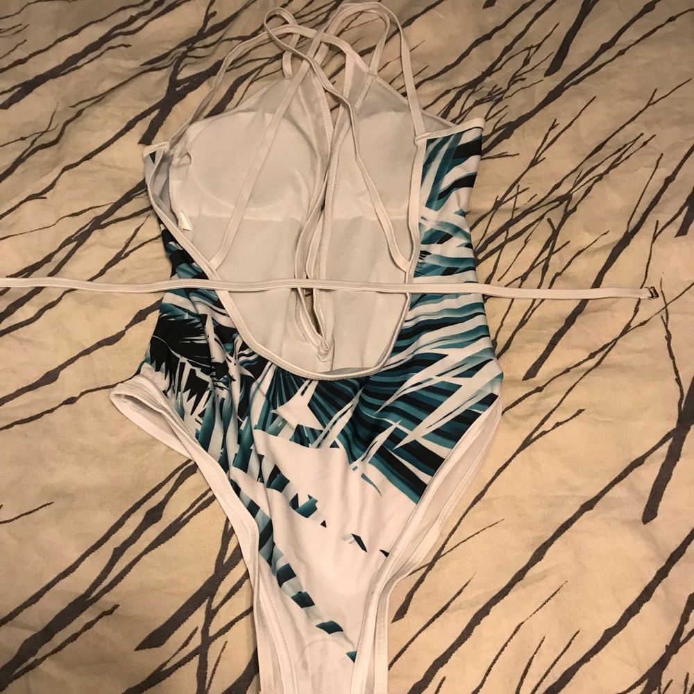Bathing suit - Picture 4 of 5